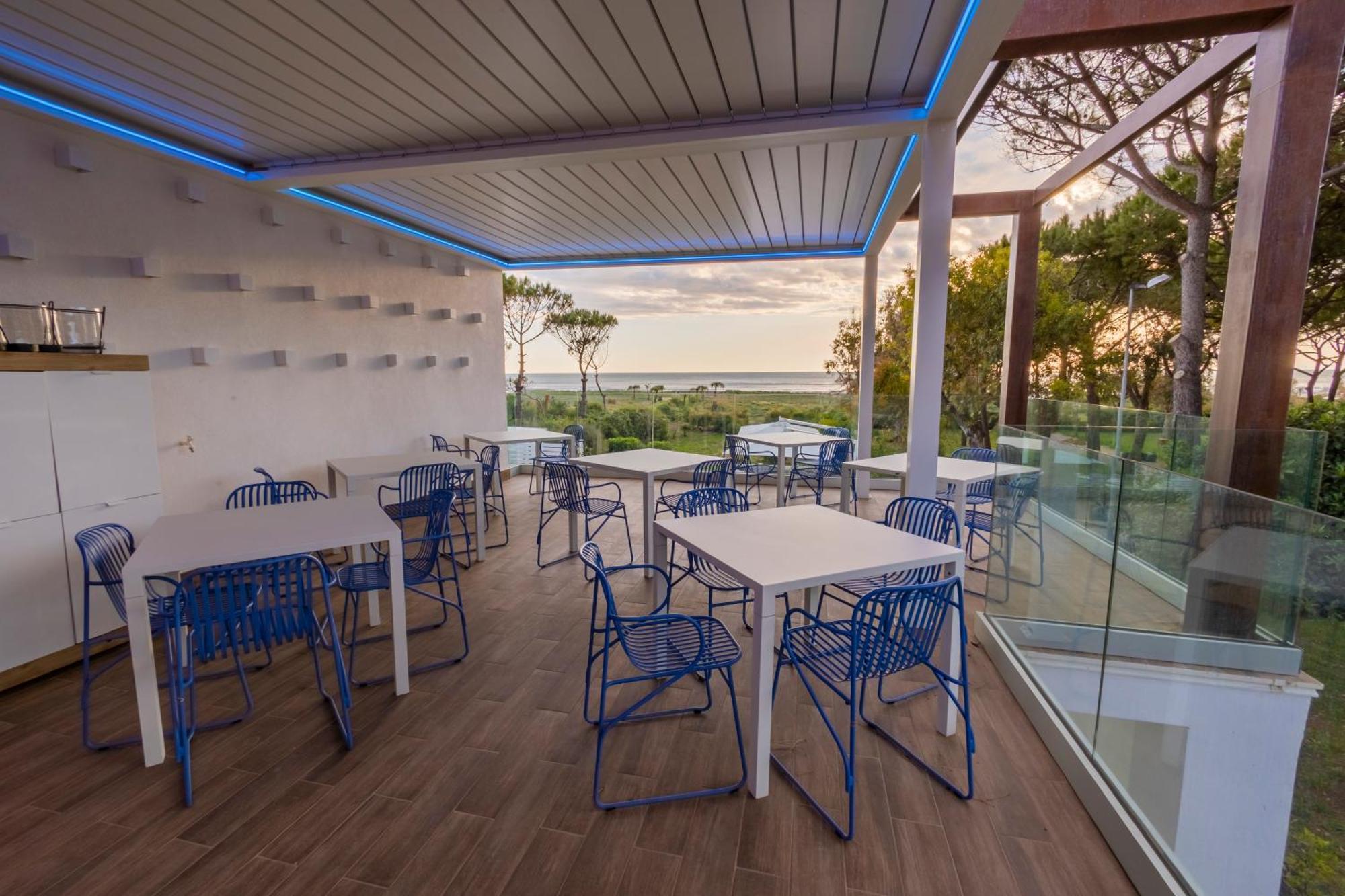 פסטום Aquamaris Design Suite & Spa מראה חיצוני תמונה