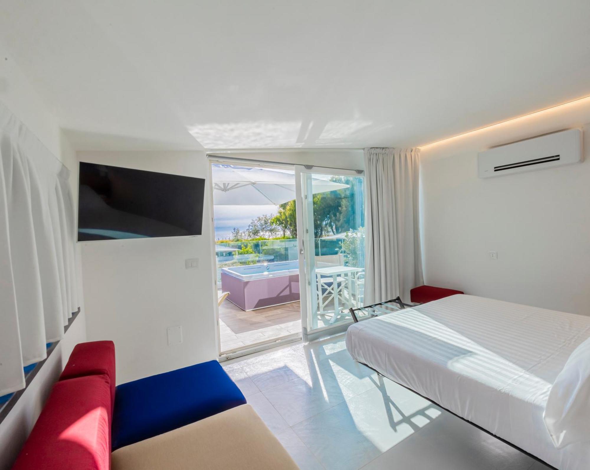פסטום Aquamaris Design Suite & Spa מראה חיצוני תמונה