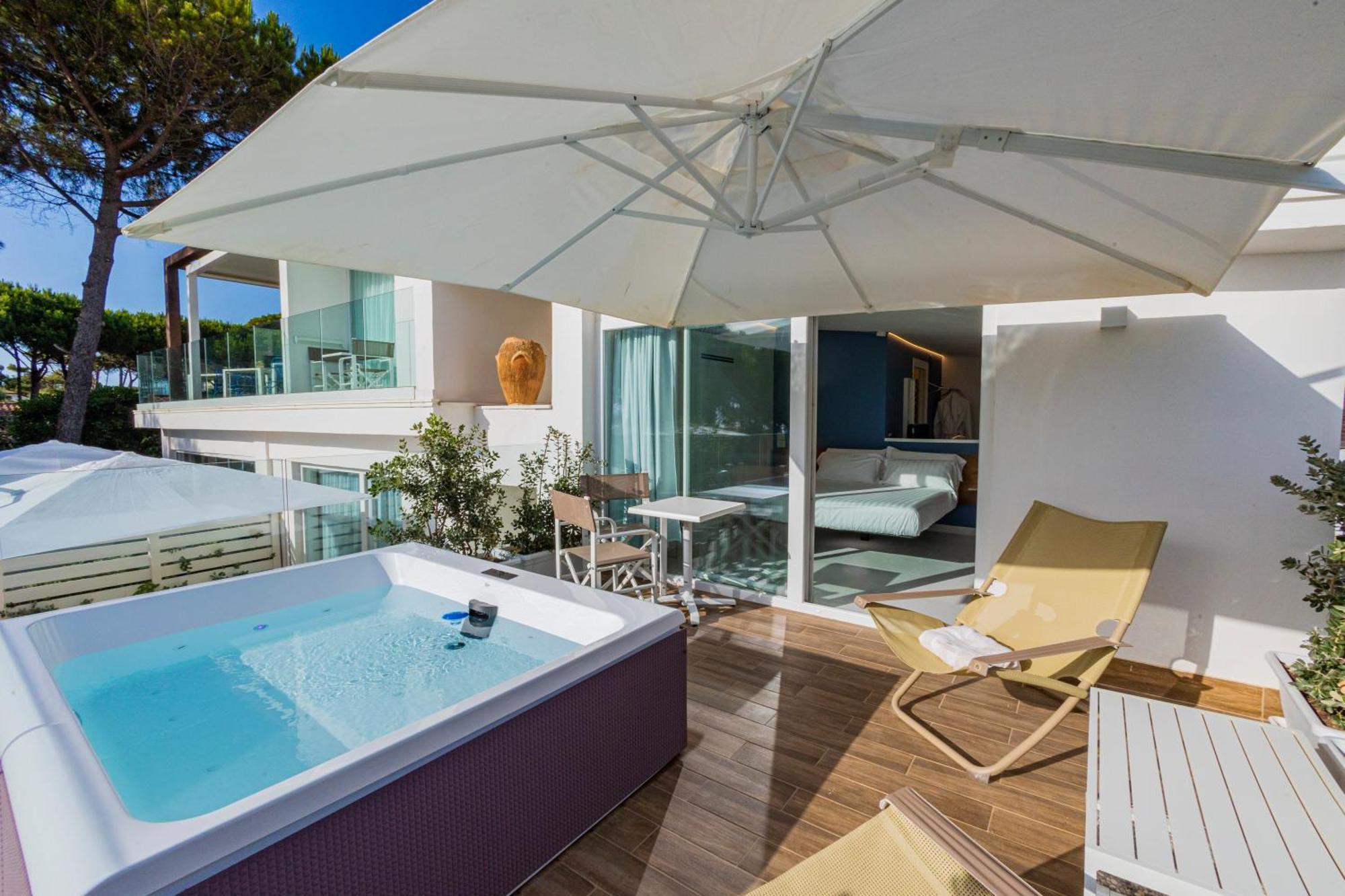 פסטום Aquamaris Design Suite & Spa מראה חיצוני תמונה